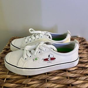 Cariuma PEANUTS shoes- 7